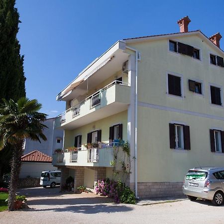 Apartments Ljerka Malinska Exterior foto