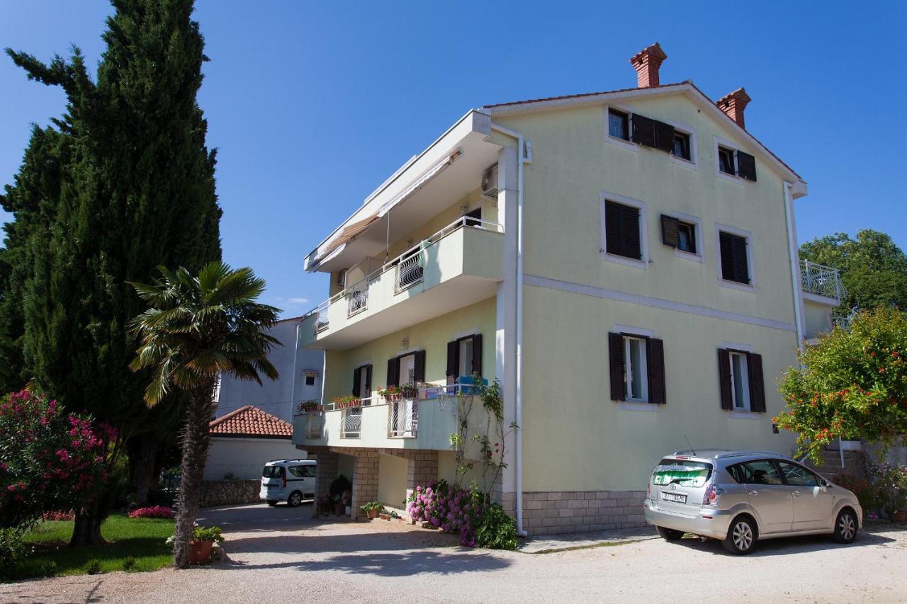 Apartments Ljerka Malinska Exterior foto
